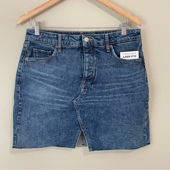 NWT Old Navy High Waist Secret-Smooth Pocket Fray Hem Denim Skirt Blue Size 10 - Picture 1 of 7